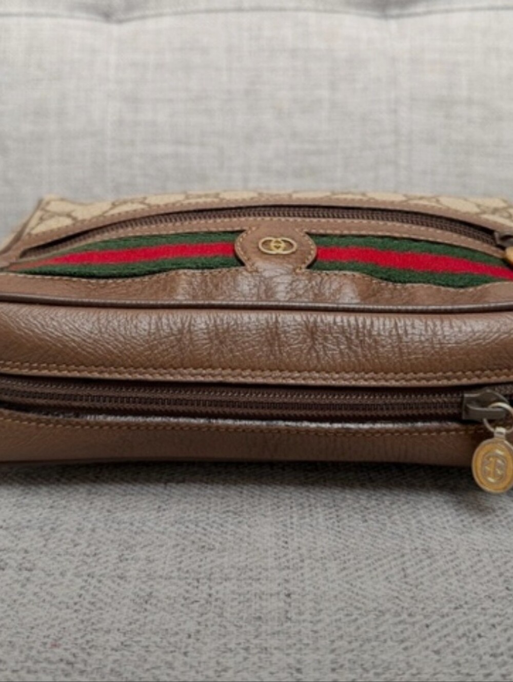 Gucci Brown GG Supreme Canvas Crossbody , With Brown Oreginal Dust Bag . - Picture 7 of 15